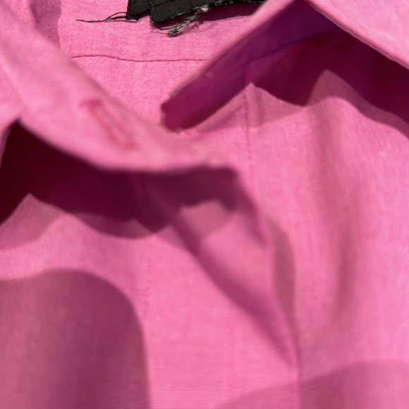 Cute button down top. - Picture 4 of 7